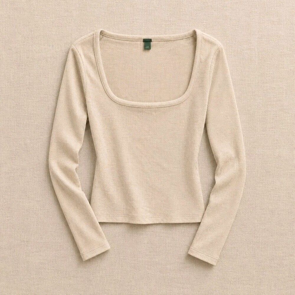 White Solid Long Sleeve Scoop Neck Pullover Top for Women, Regular